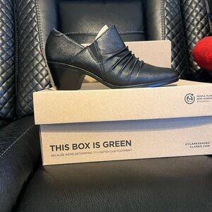 Clarks Women's Black Textured Heels